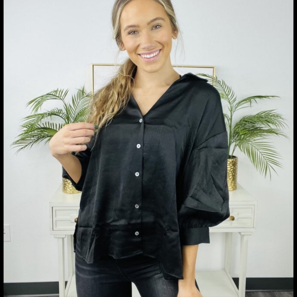 NWOT Satin feel blouse